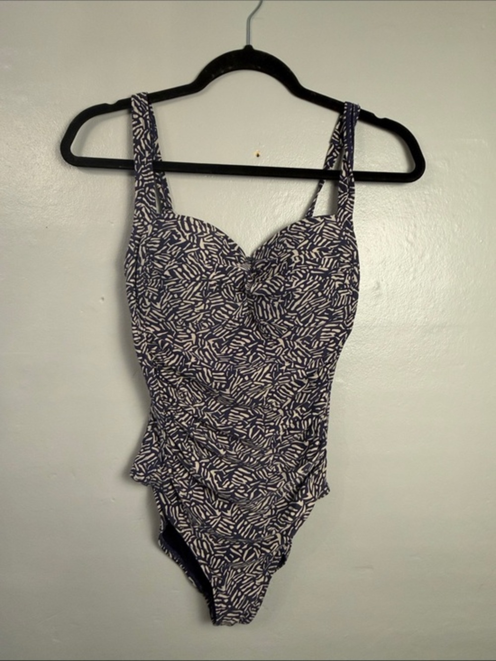 Nip Tuck Swim one-piece swimsuit, Women’s size 6 navy white geometric pattern